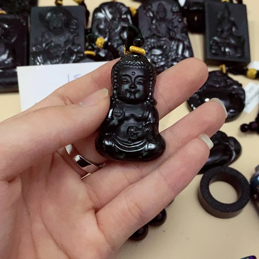 翡翠挂件未镶嵌翡翠