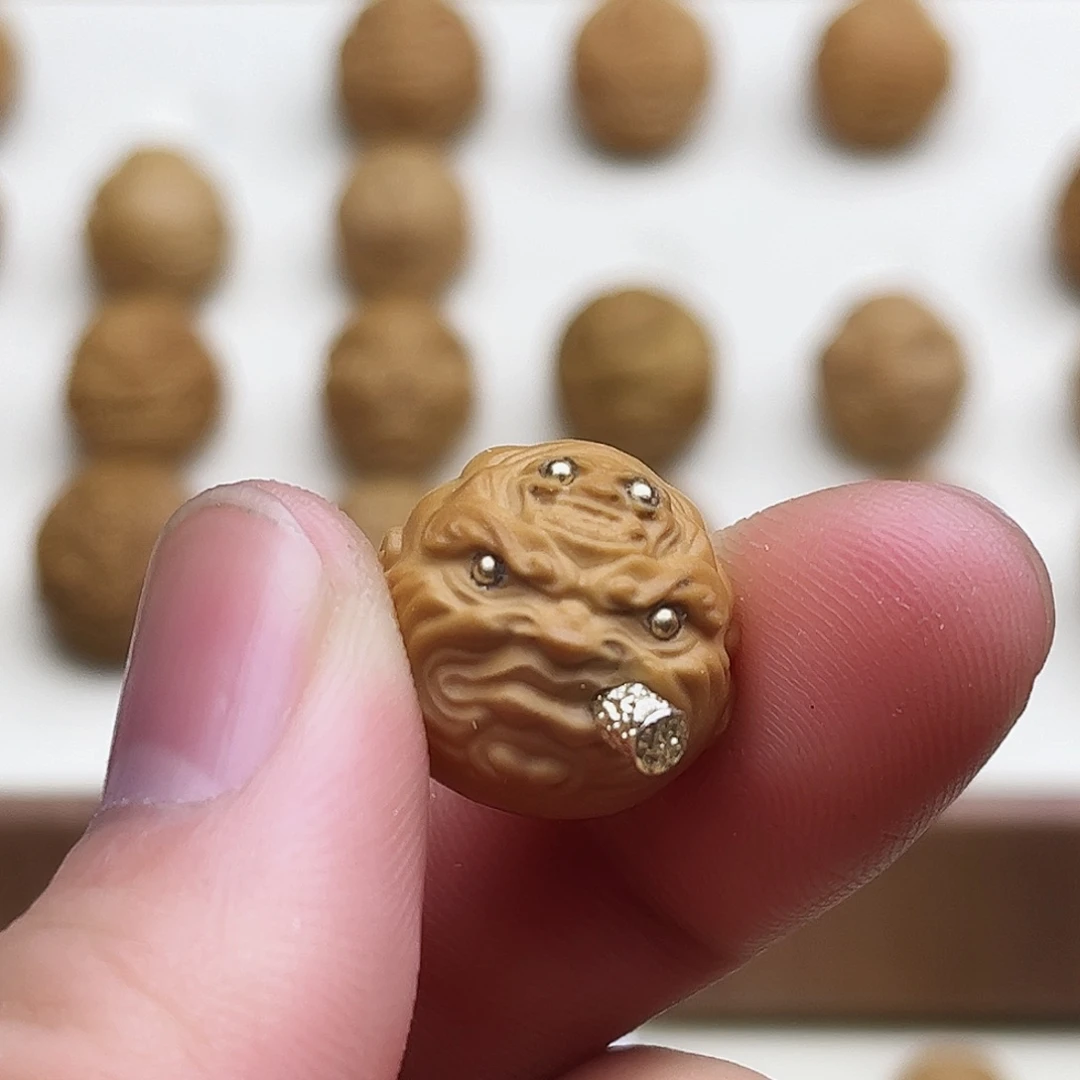 洋****意猴头雕刻单颗烟，烟鬼
