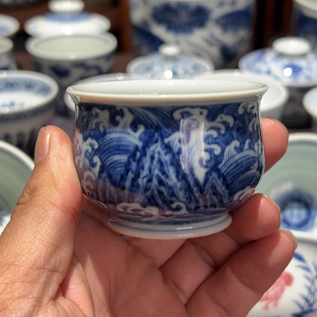 精品青花江崖海水纹炉式杯口径约6.5厘米