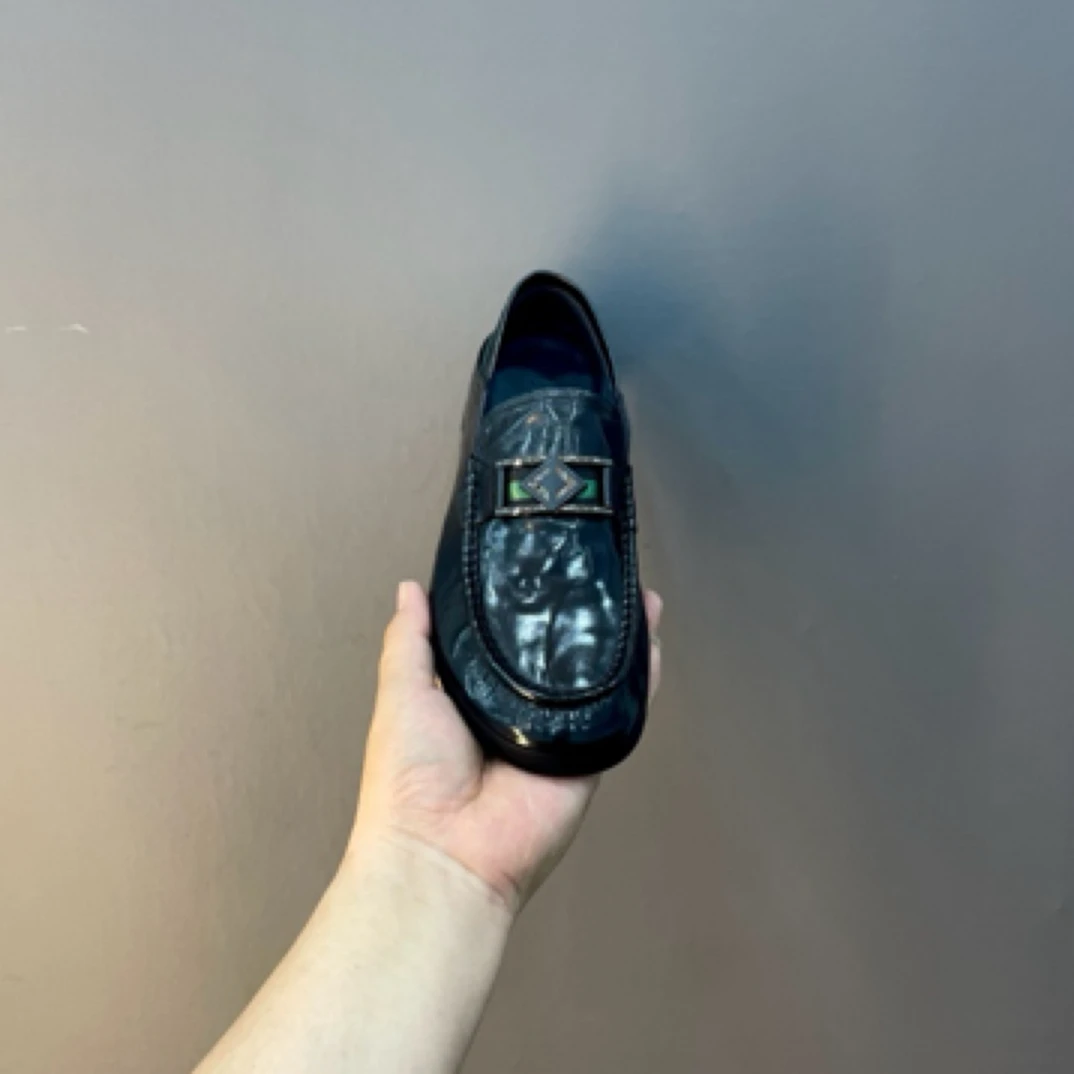 高端品质 纯皮时尚休闲男鞋W