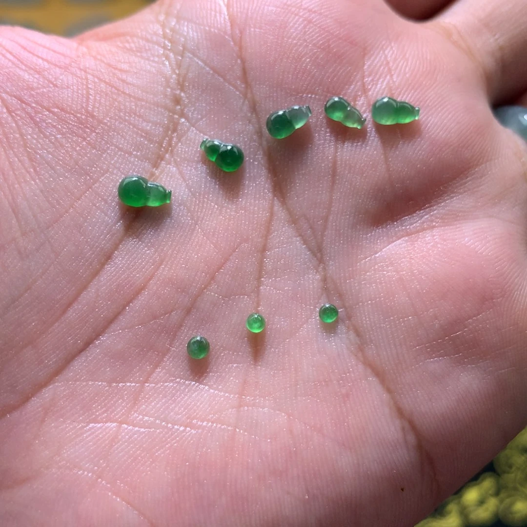 翡翠未镶嵌颈饰000