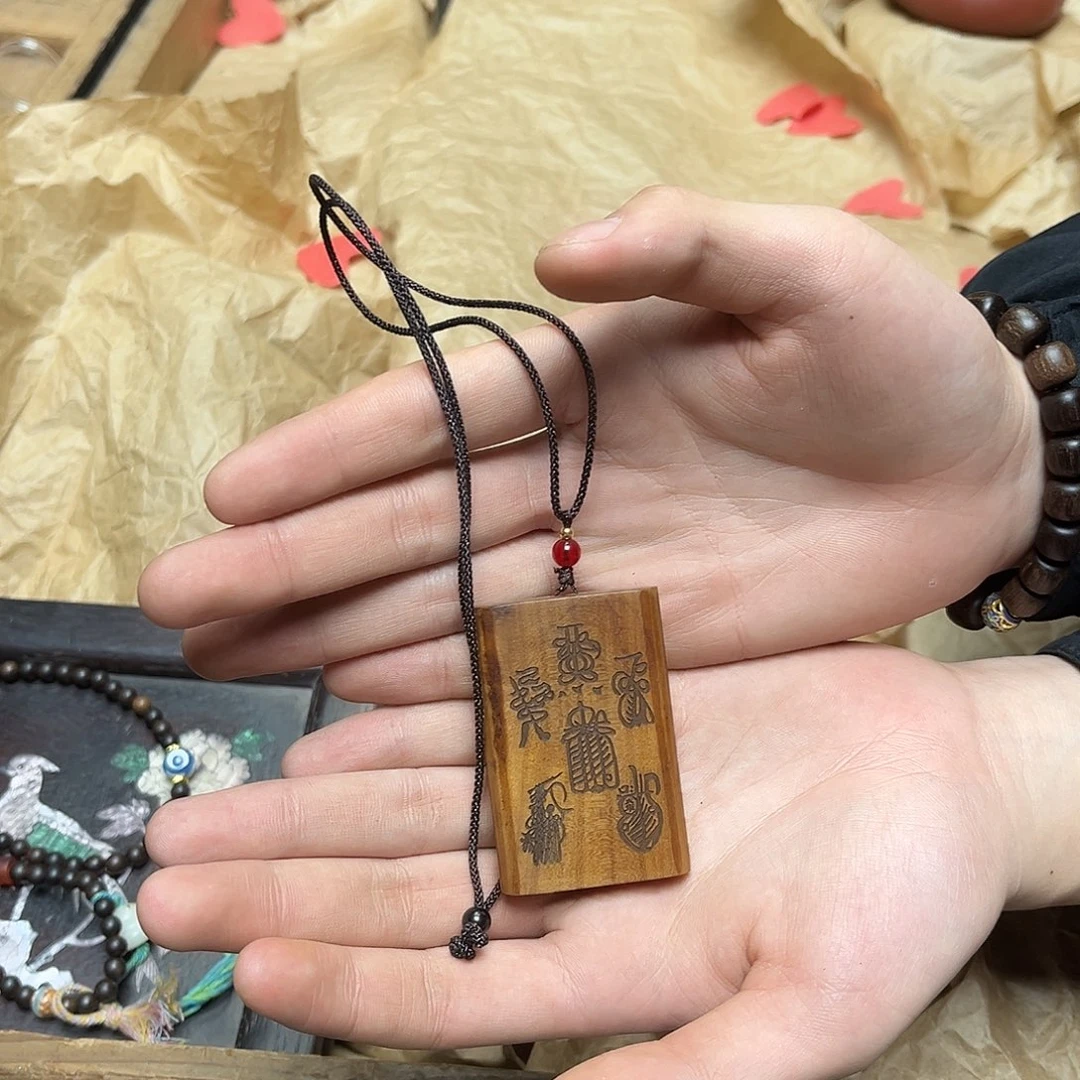 大叶紫檀（黑酸枝木类）