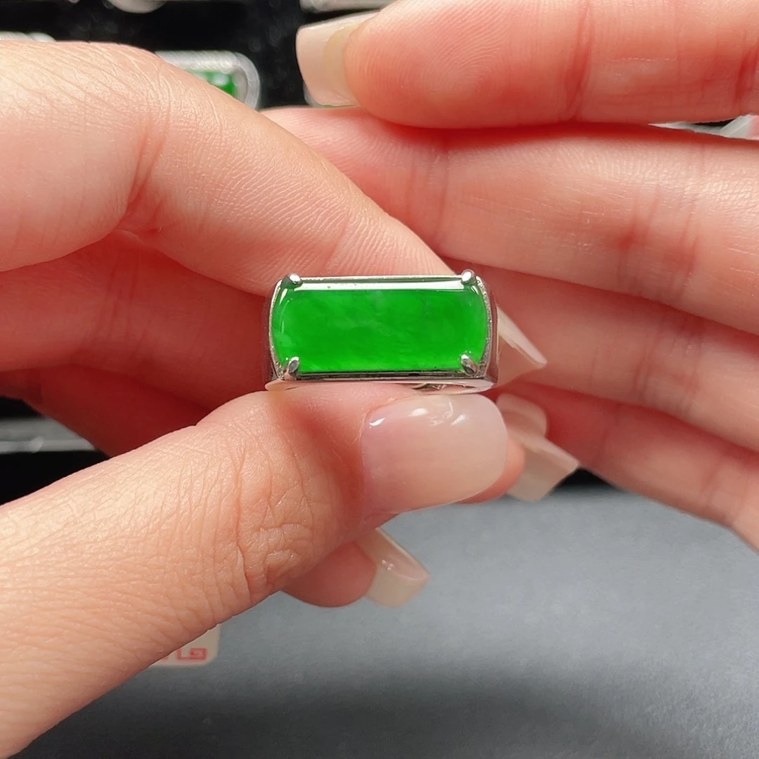 翡翠银S925镶嵌戒指没有运费险2876