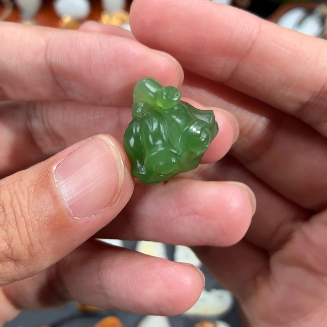（***布和田玉未镶嵌颈饰