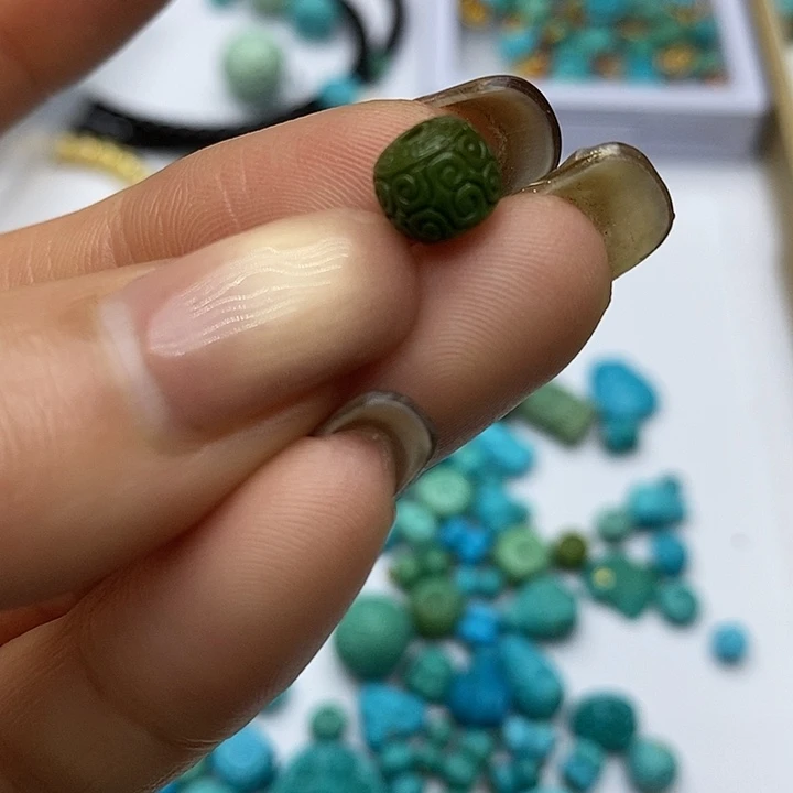 绿松石未镶嵌珠宝奇石