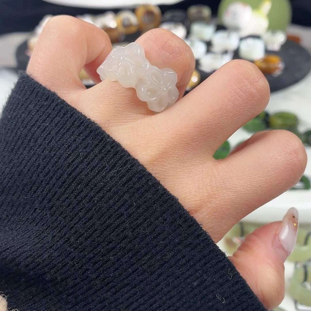 和田玉未镶嵌戒指S61雕刻花17.3