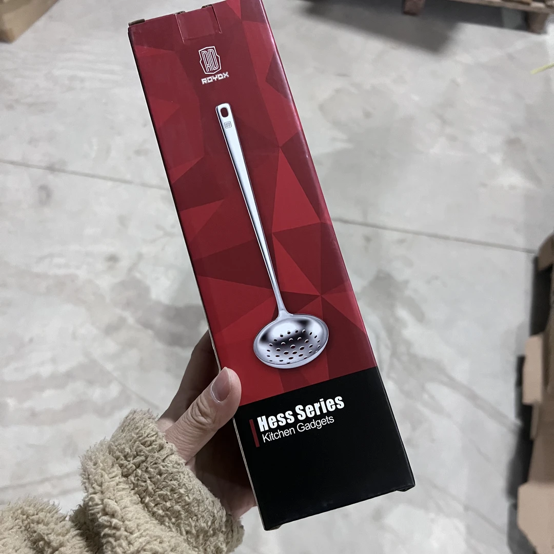 出英R家中式漏勺一支