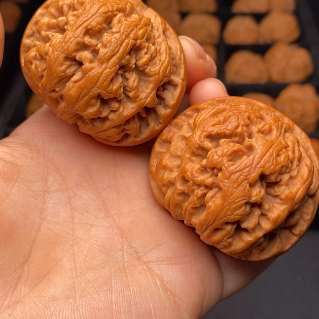 文玩核桃把件秦岭野生核桃