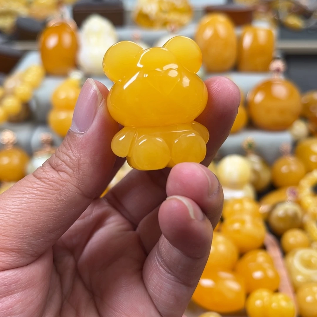 蜜蜡未镶嵌珠宝奇石