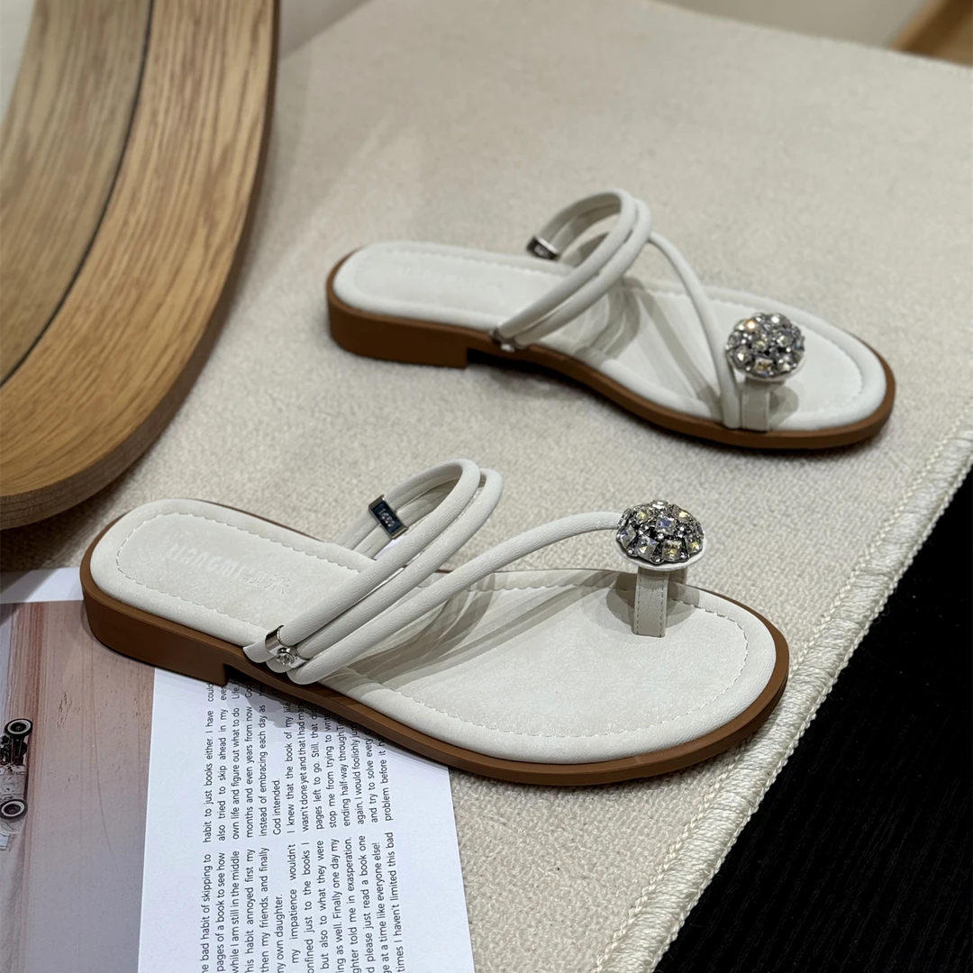 平底气质仙女风夹趾凉拖鞋女2025新款夏季两穿时尚套趾水钻人字拖