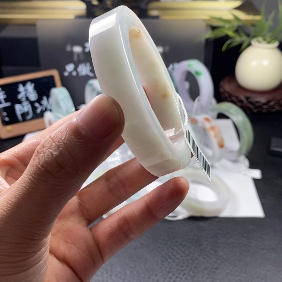 未镶嵌手镯定制翡翠