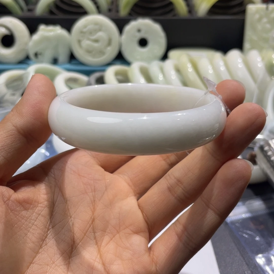 蓝田玉（蛇纹石化大理石玉）手镯未镶嵌红**舞