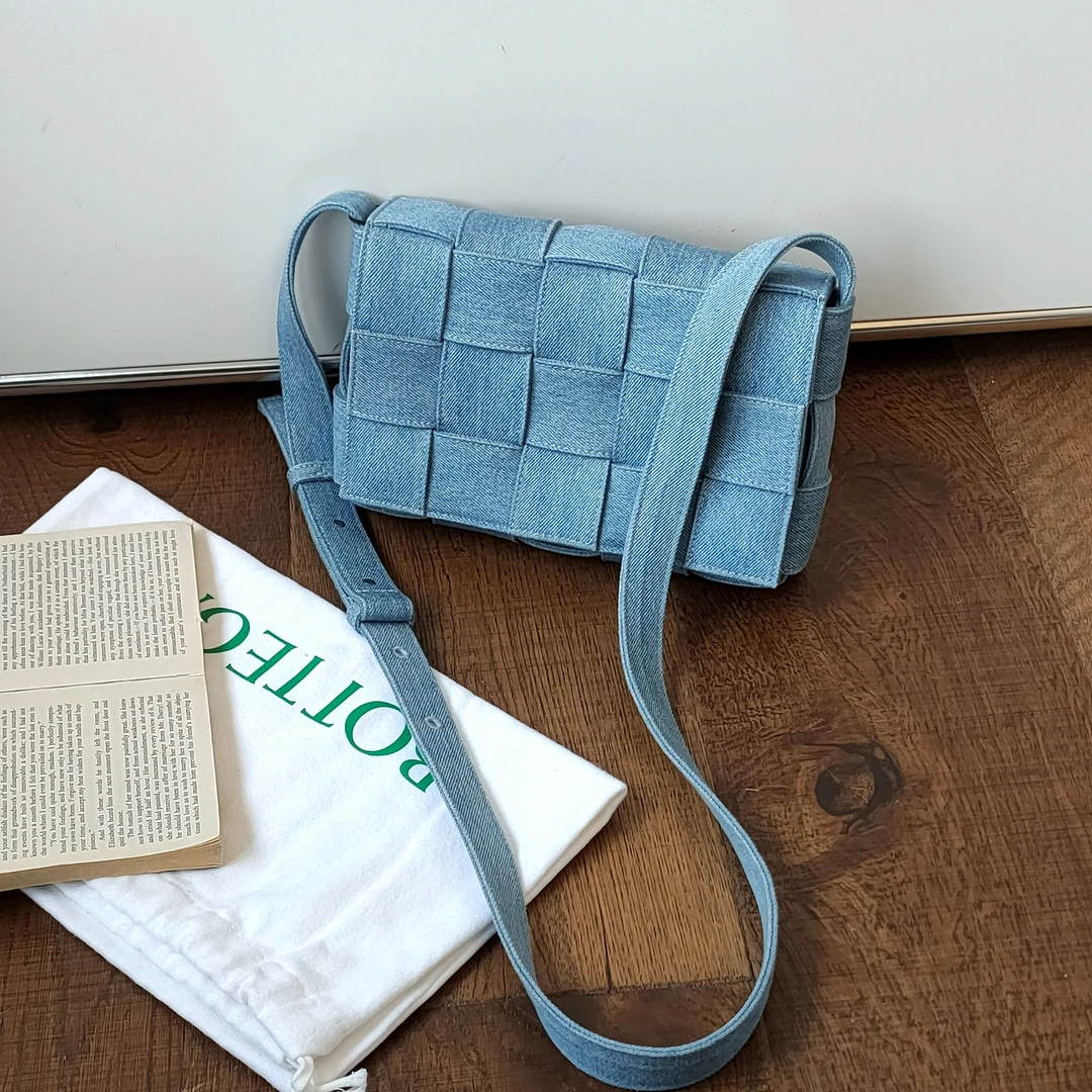 95新 BOTTEGA VENETA/葆蝶家 蓝牛仔casstte15格编织斜挎包/47629