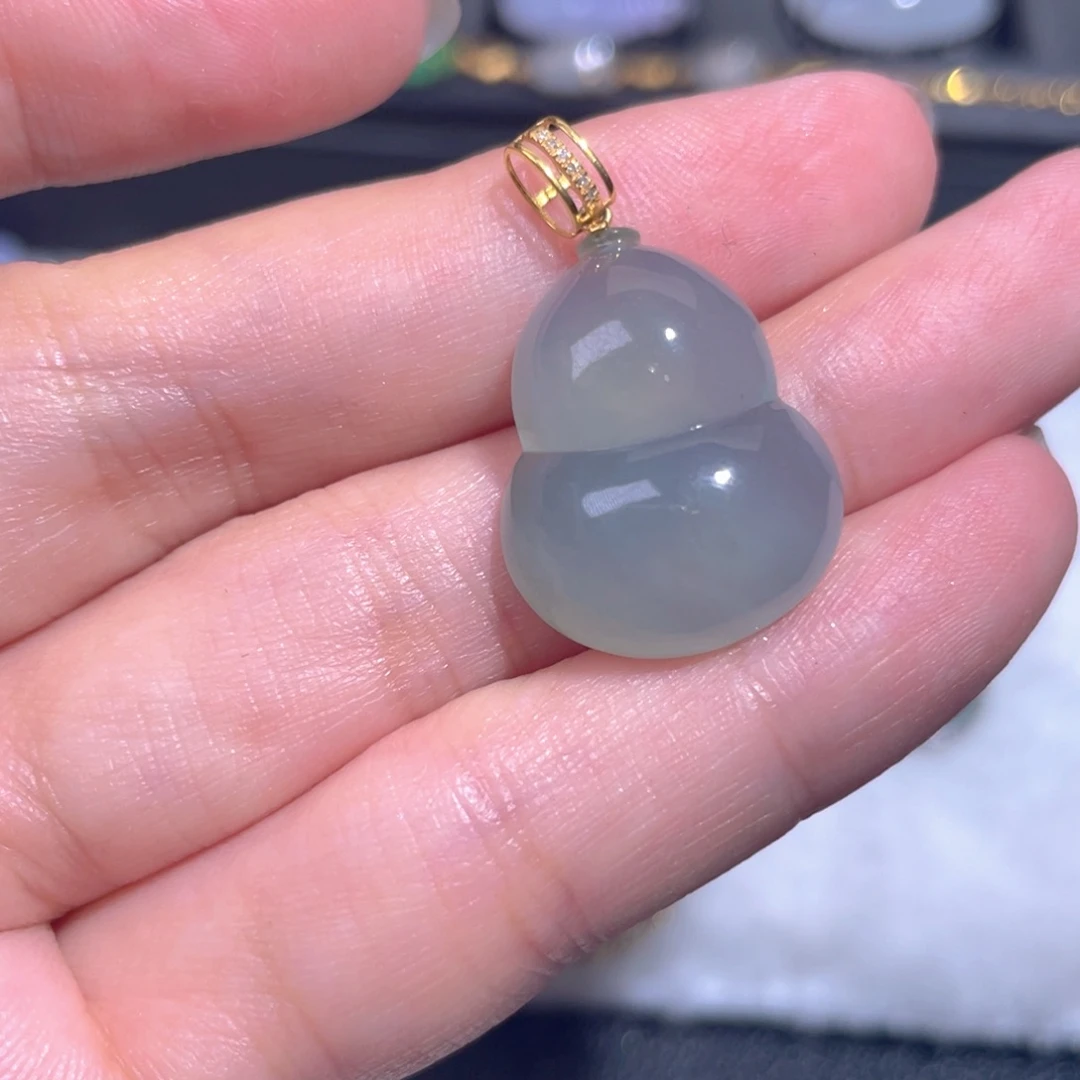 颈饰18K金镶嵌翡翠翡翠