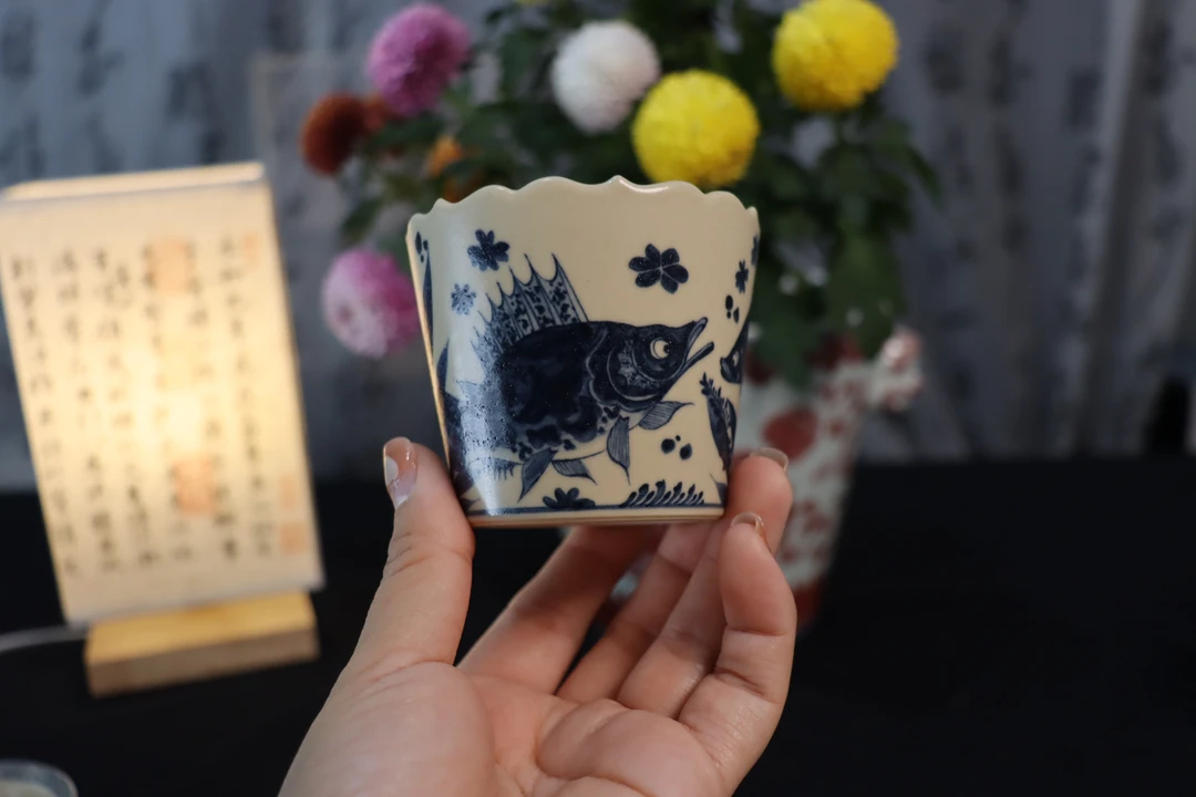幽蓝溪堂仿元二号釉系列葵口边鱼藻纹主人杯茶杯