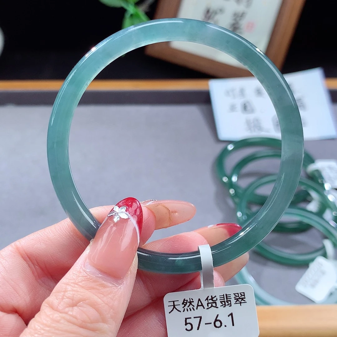翡翠手镯（圆镯）未镶嵌