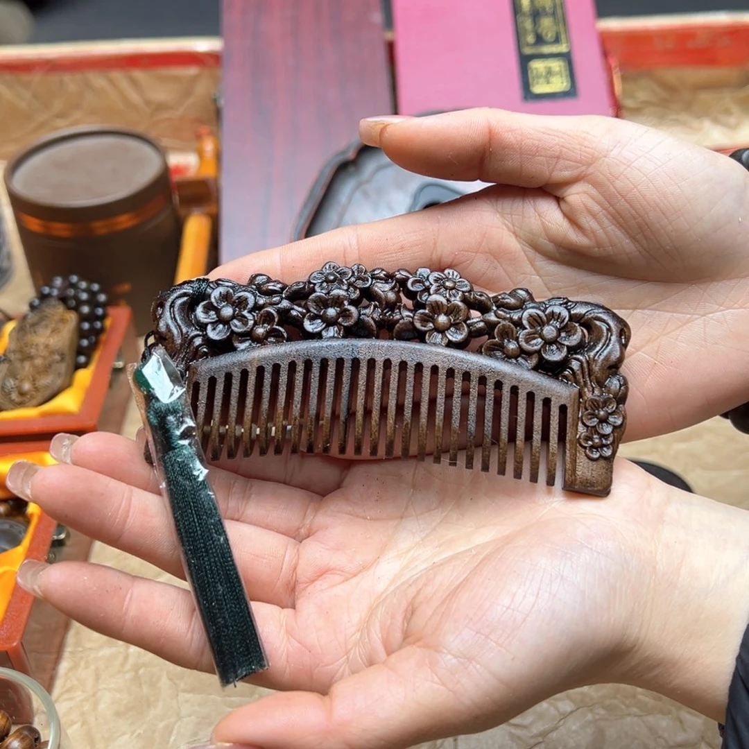 大叶紫檀（黑酸枝木类）