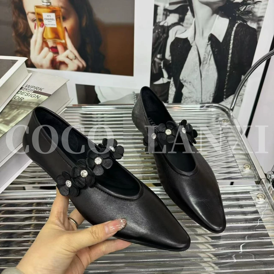 【COCO LANXI】气质时尚百搭黑色粗跟尖头低跟法式小单鞋25DX059LX