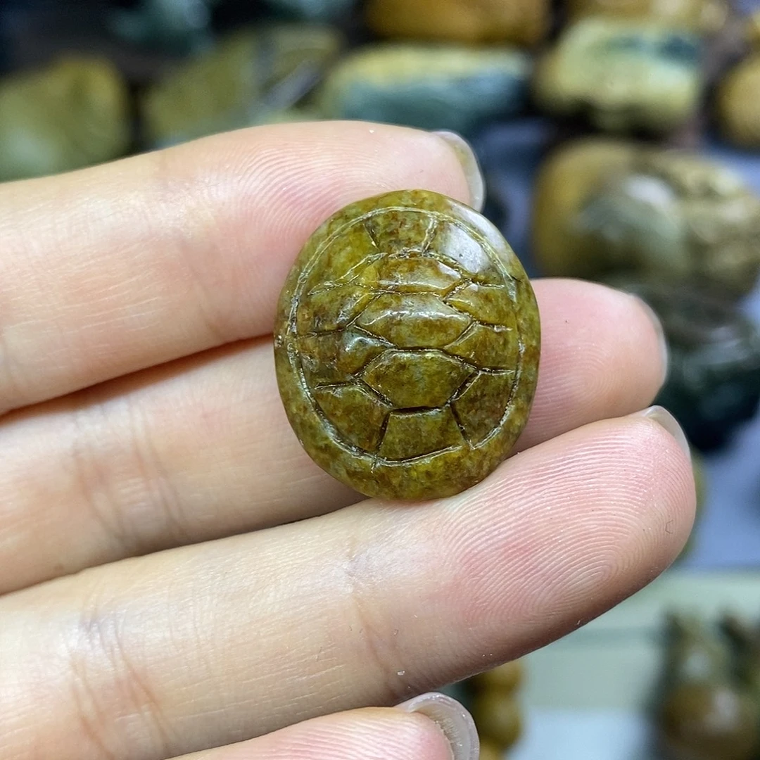 岫岩河磨玉（透闪石质玉）未镶嵌把件