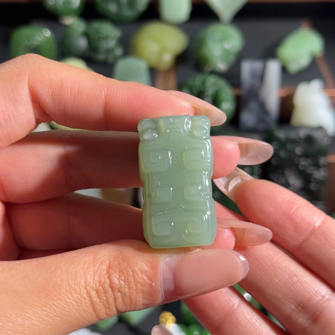 猛***u和田玉未镶嵌颈饰