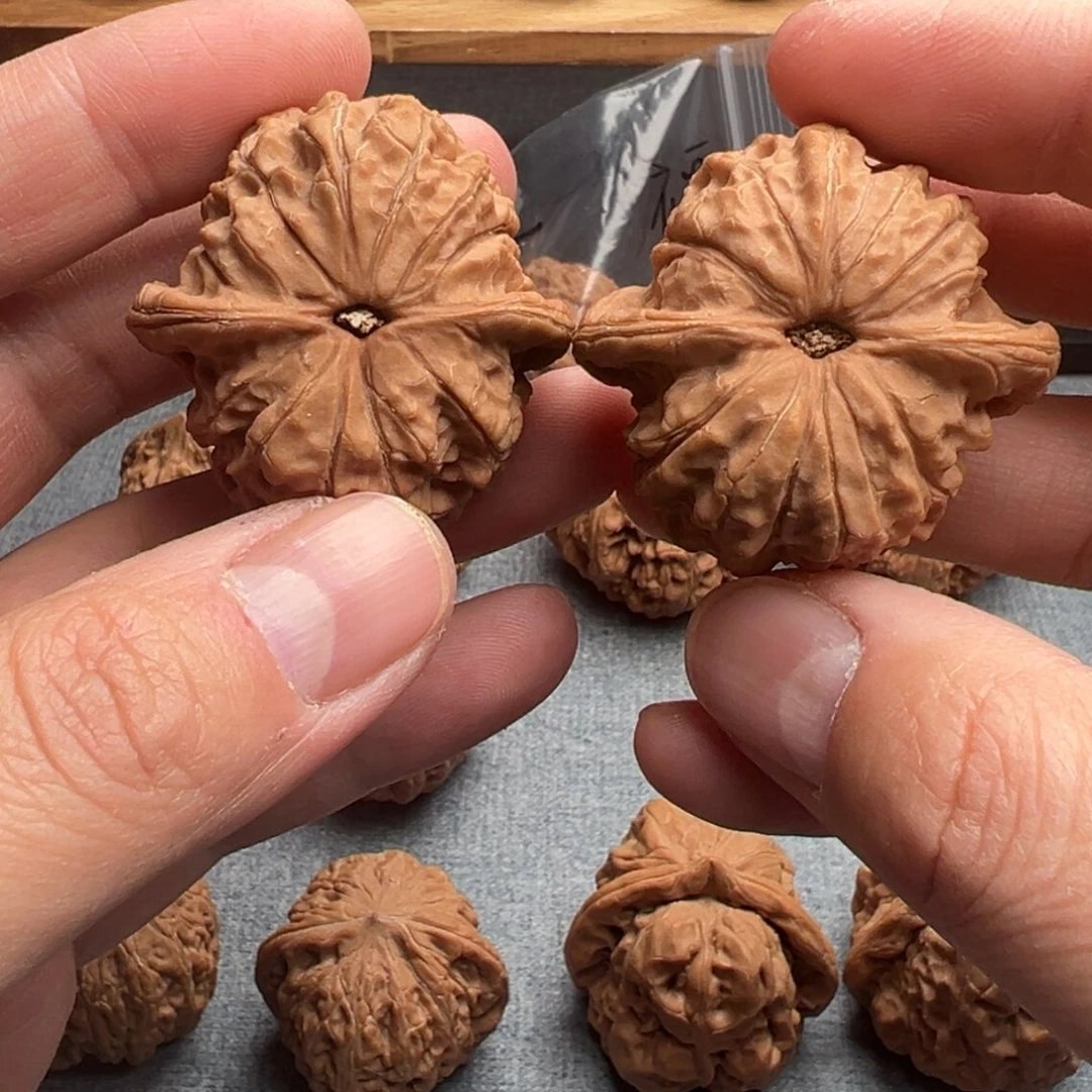 吊坠文玩核桃血麒麟