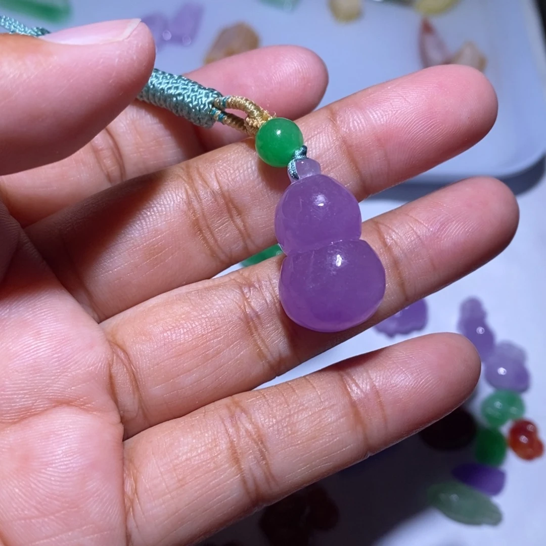 颈饰未镶嵌翡翠果*