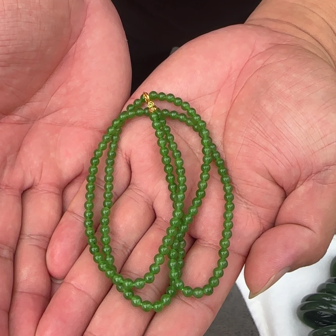 颈饰未镶嵌和田玉俄碧纯天然果阳绿卡4
