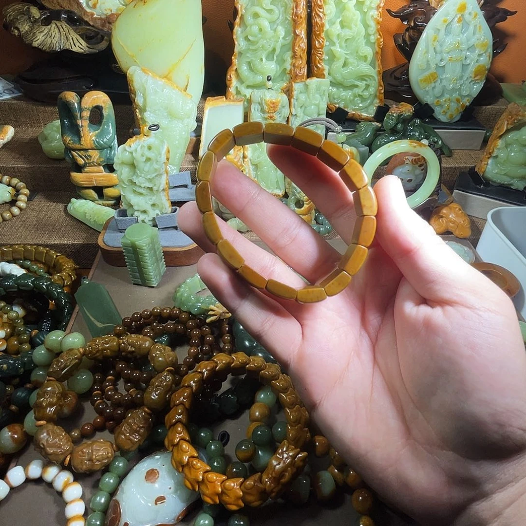 透闪石质玉未镶嵌珠宝奇石