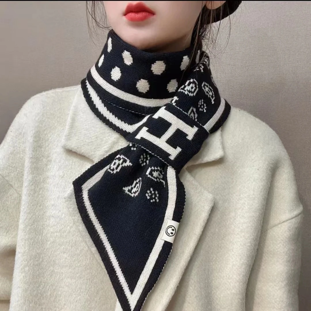 围巾女款爆款时尚百搭新款秋冬季网红披肩韩版百搭围脖保暖复古风