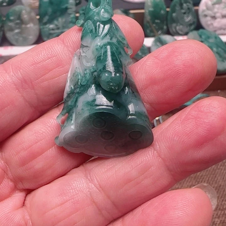 独山玉未镶嵌颈饰