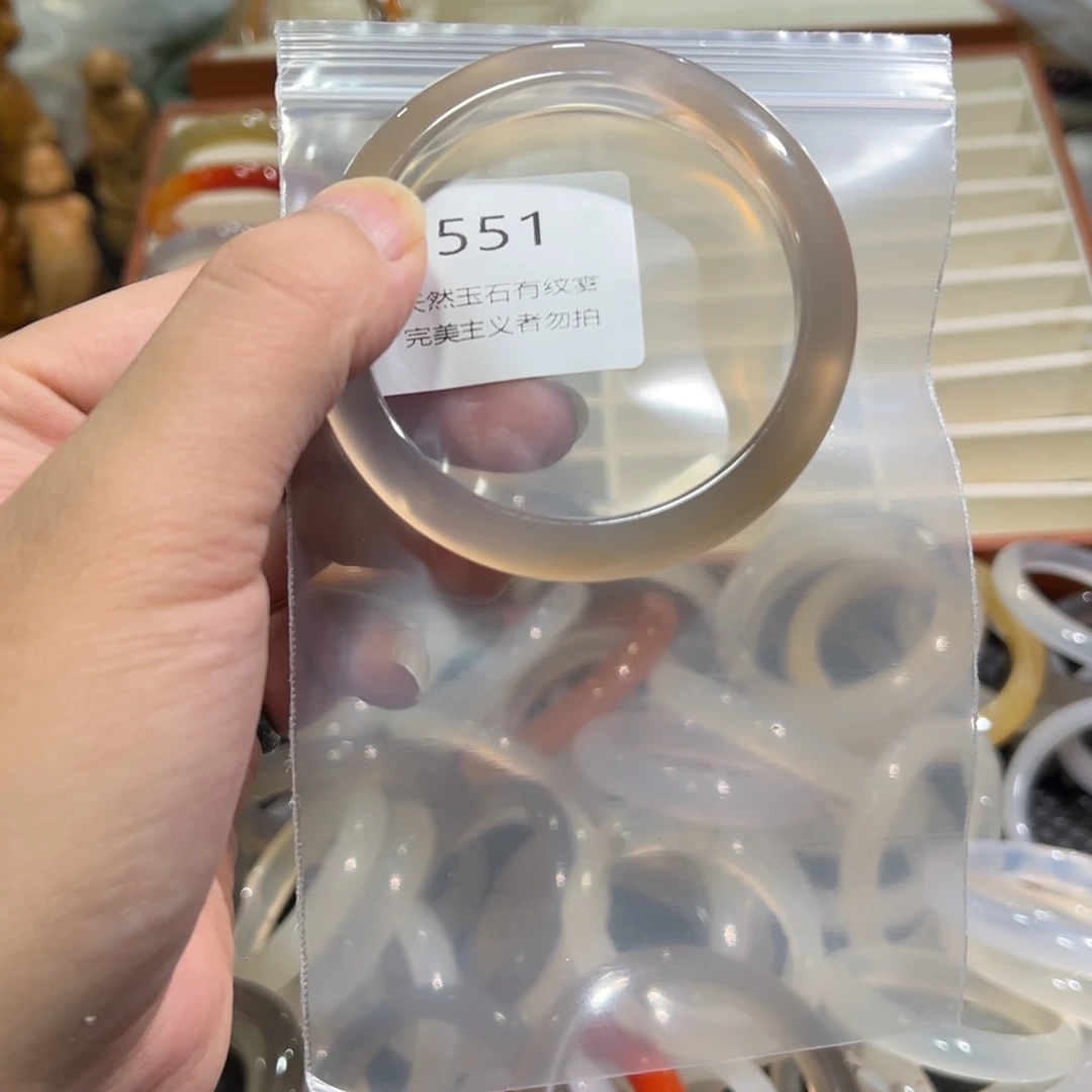 秋***。玛瑙/玉髓未镶嵌手镯60有丝带