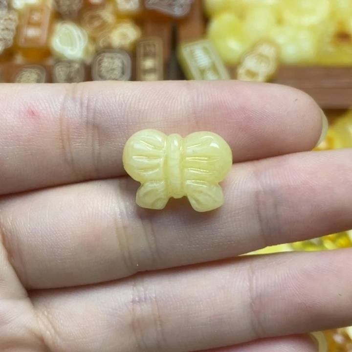 吊坠橄榄核小蝴蝶结