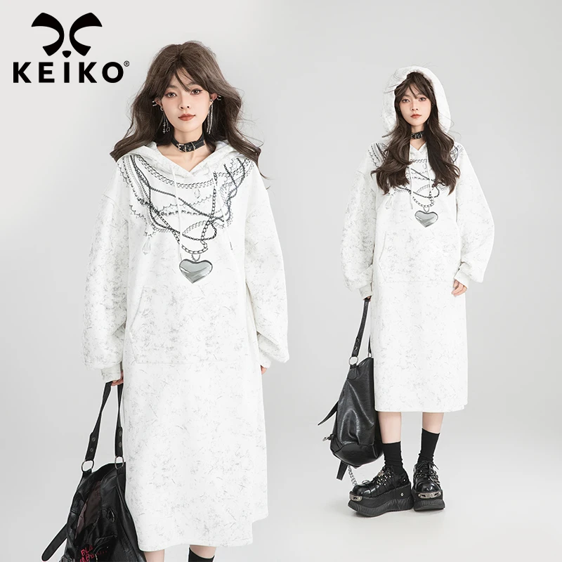 KEIKO 立体感链饰印花长款卫衣裙25春法式宽松显瘦白色连帽连衣裙