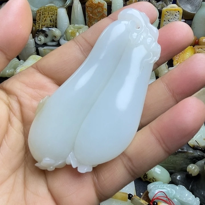 颈饰未镶嵌和田玉