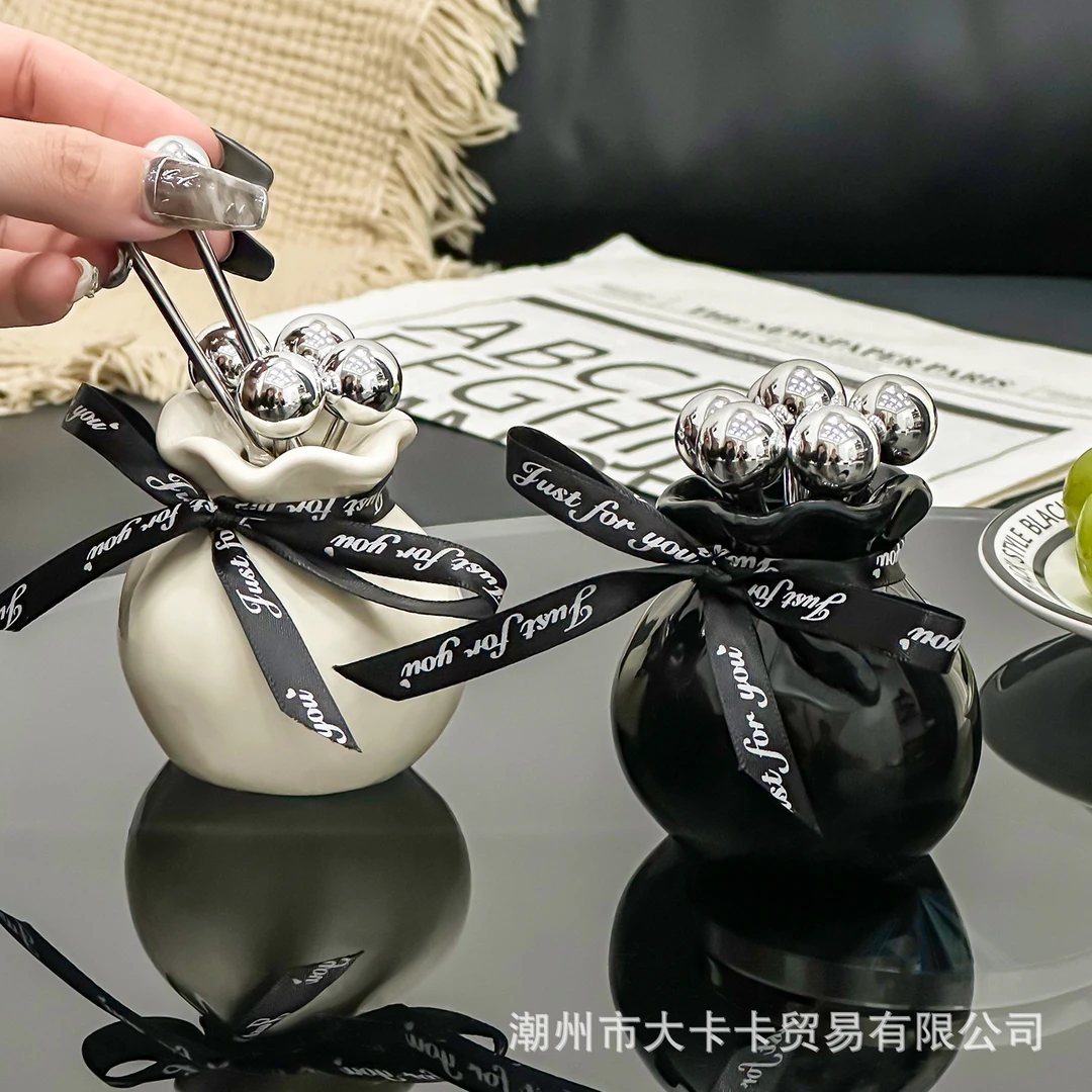成人水果叉家用收纳罐水果签可爱轻奢甜品不锈钢陶瓷叉子福袋