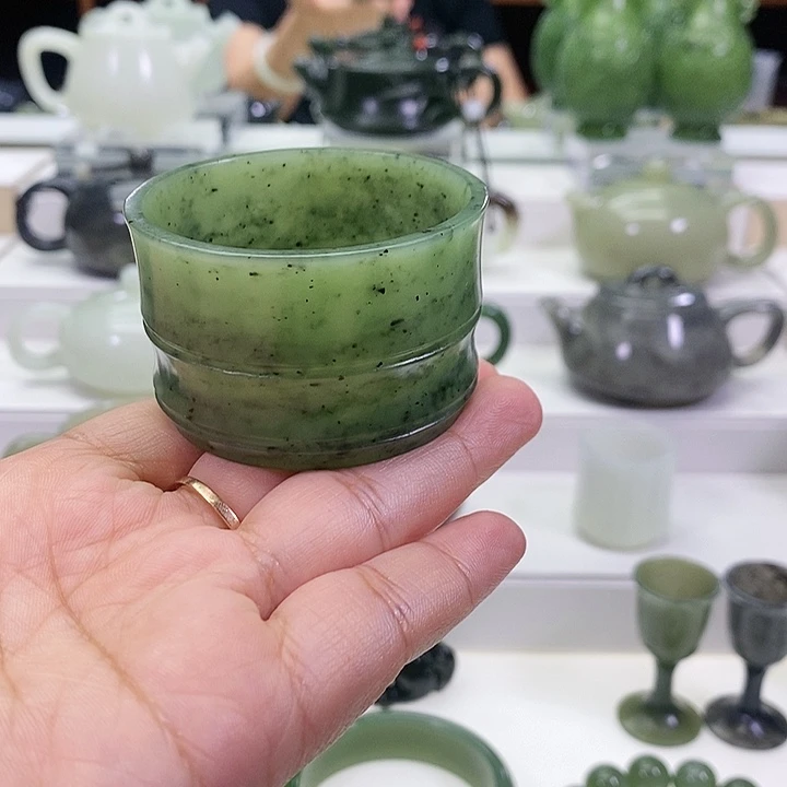 未镶嵌和田玉挂件杯子