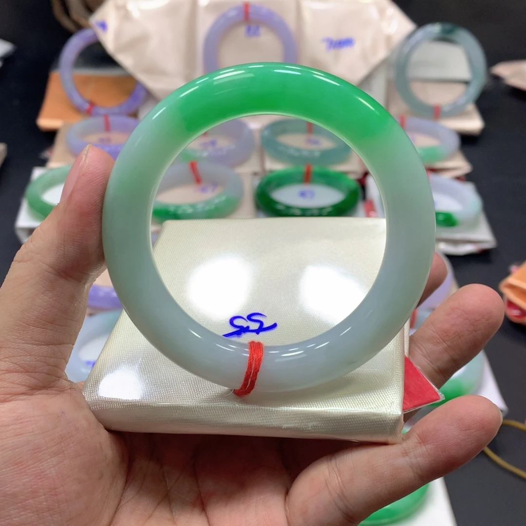 翡翠未镶嵌手镯翡翠