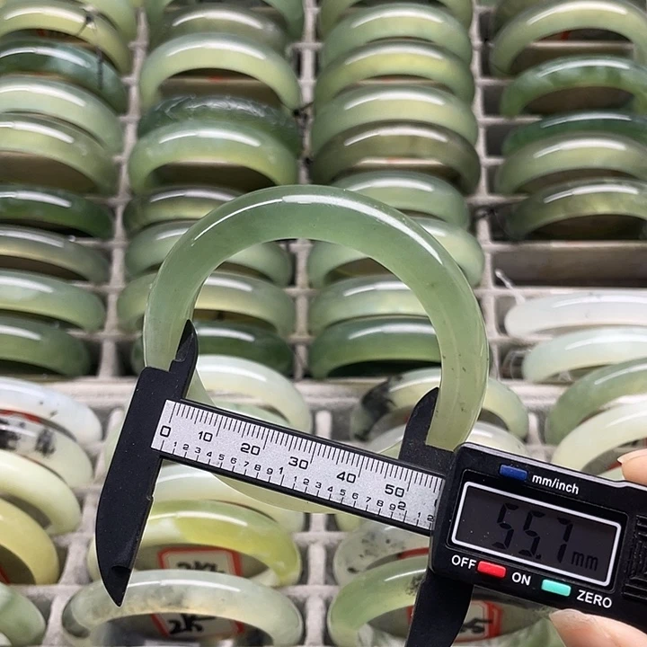 未镶嵌蛇纹石玉手镯210