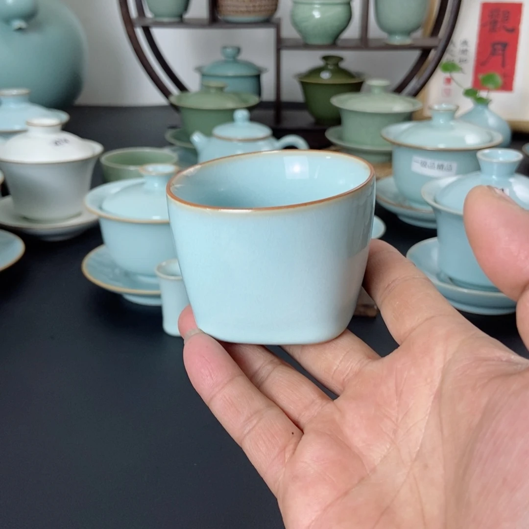 一级品天青釉天圆地方杯