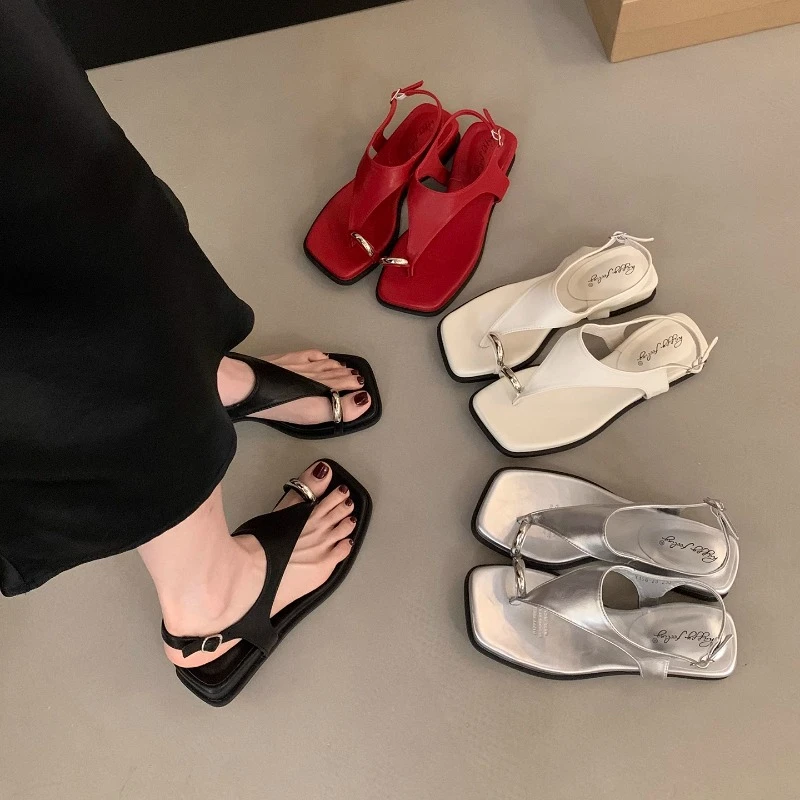 25年夏季新款小众高级红色吸睛金属套趾休闲凉拖鞋女露趾软面凉鞋