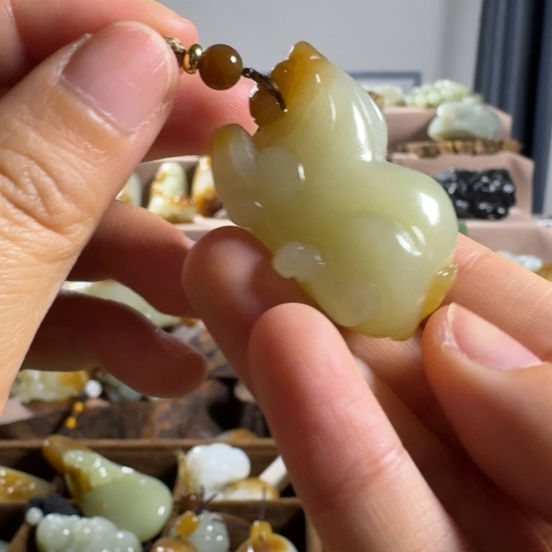 和田玉（糖玉）未镶嵌挂件