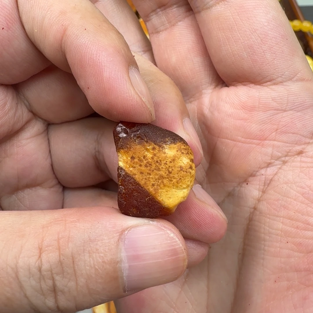 未镶嵌定制琥珀乌料金白