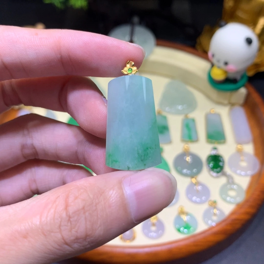吊坠(不含链)18K金镶嵌翡翠