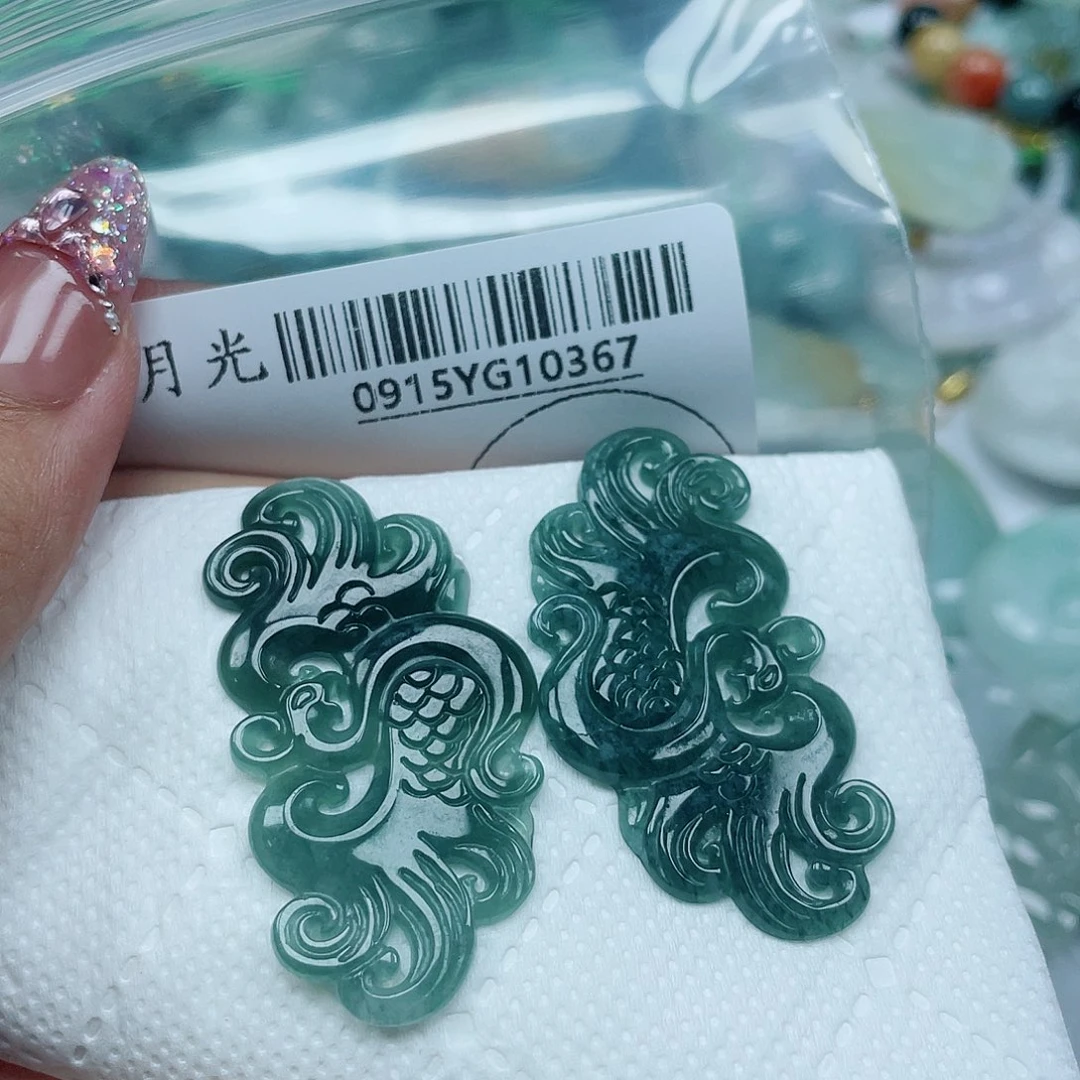 吊坠(不含链)未镶嵌翡翠