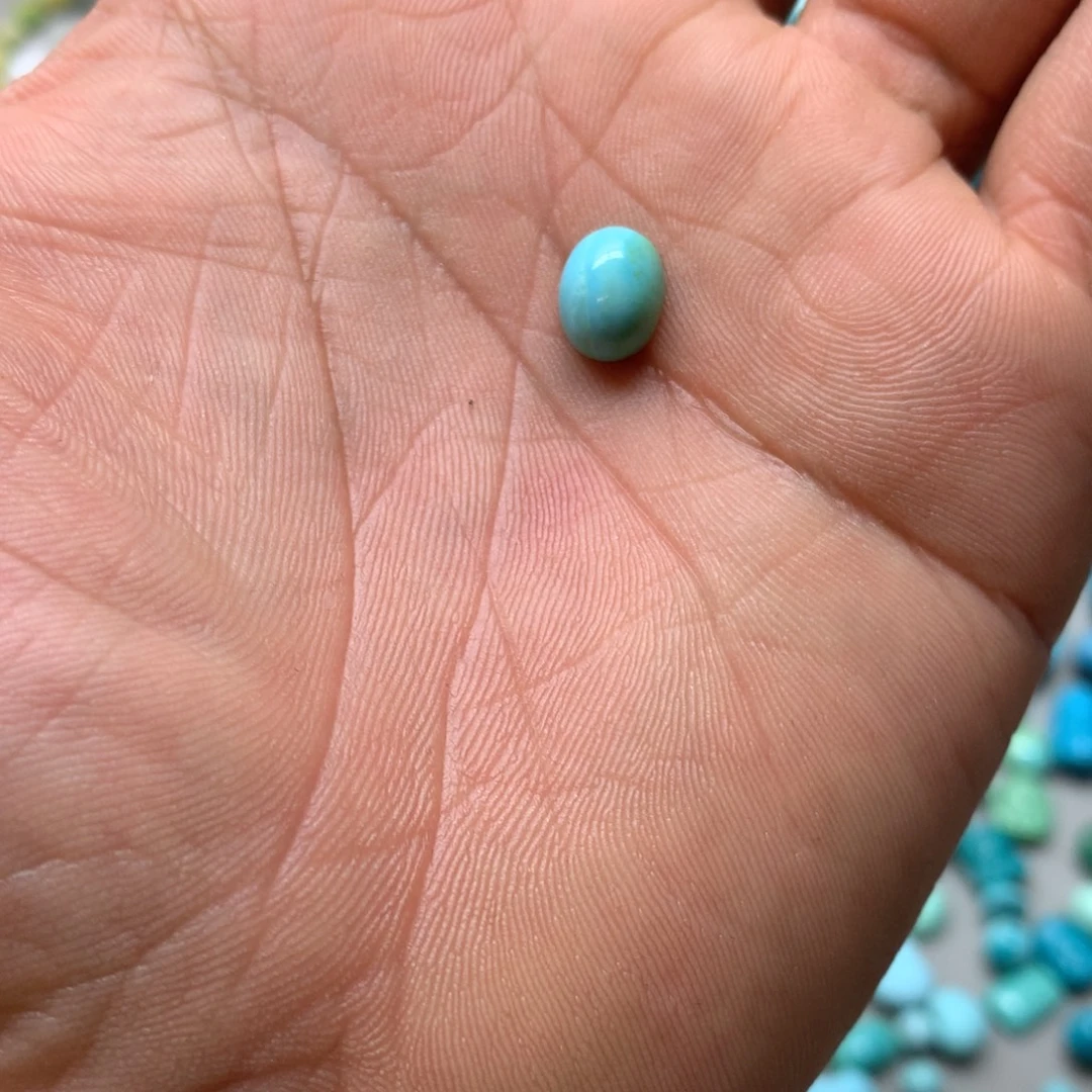 绿松石未镶嵌颈饰