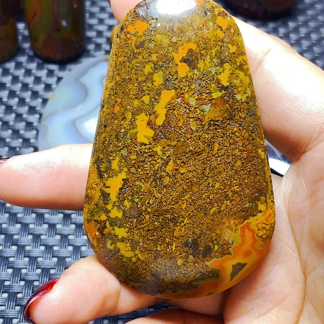 未镶嵌颈饰玛瑙/玉髓蛇****发