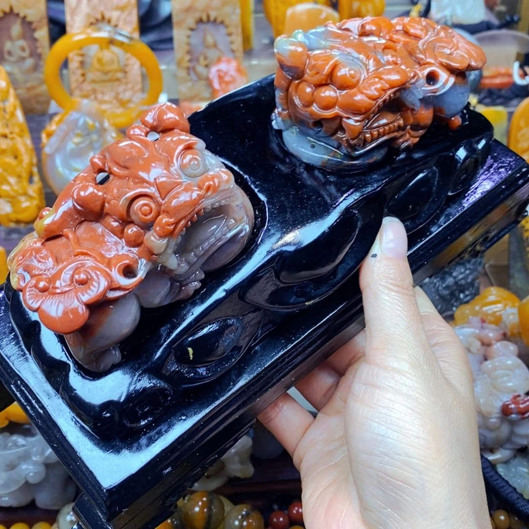 未镶嵌石英质玉（黄龙玉）颈饰