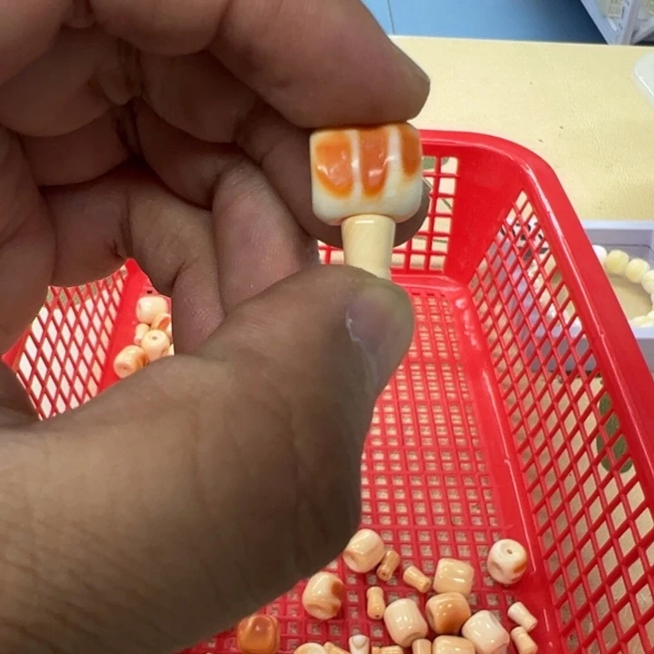 白玉菩提吊坠黄色940