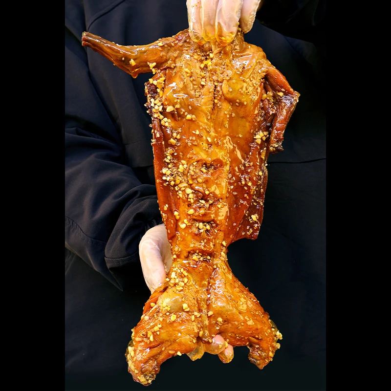 【麻辣兔】五香烤兔整只休闲兔肉卤兔熟食减脂开袋即食麻辣兔头兔子