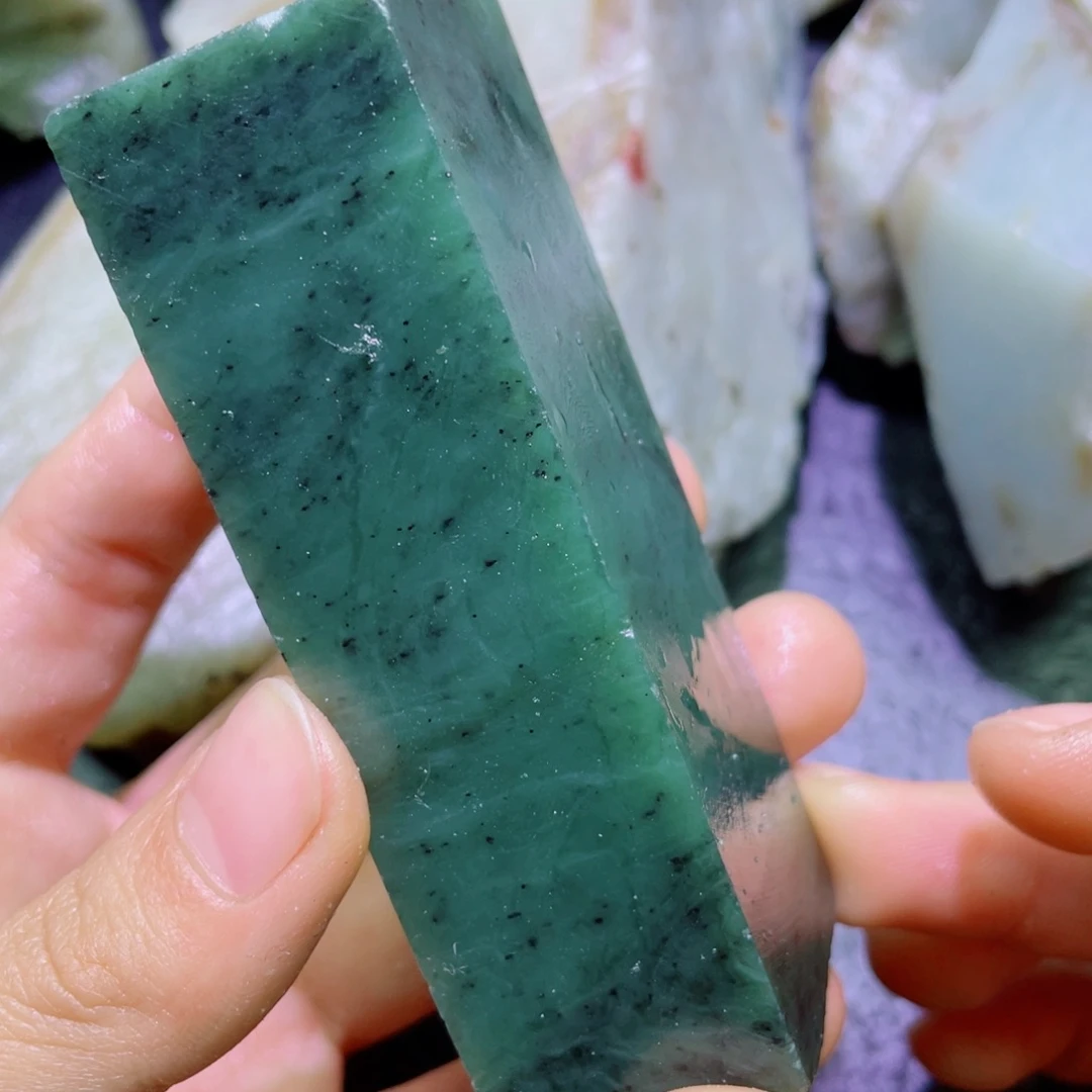 和田玉未镶嵌珠宝半成品